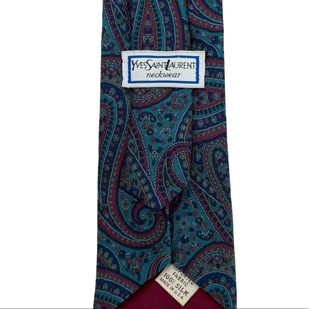 YVES SAINT LAURENT ! Men’s Vintage Silk Paisley Necktie